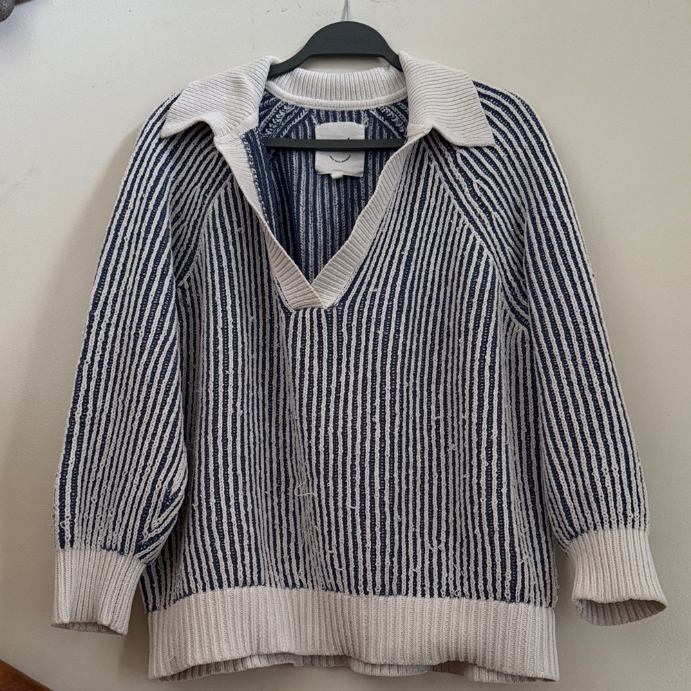 Aerie Navy and Cream V-Neck Sweater